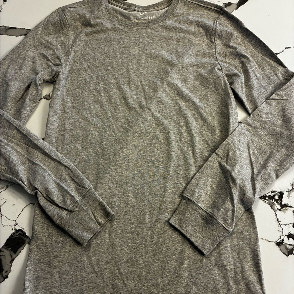 Nike Women's Gray Long Sleeve Tee